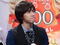 韓国KBS2のバラエティー番組『ハッピーサンデー1泊2日』のメインMCカン・ホドンが降板したことについて、レギュラーメンバーの韓国人気歌手イ・スンギが「カン・ホドンの空席を埋めなければとは思っていない」とコメントし、注目が集まっている。写真=SBS 『強心臓』
