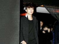 カジュアルスタイルのイ・ドンウク、優しい視線が魅力(2) カジュアルスタイルのイ・ドンウク、優しい視線が魅力(2)