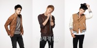 韓国の人気アイドルグループ「JYJ」がモデルを務める鎮痛剤『ペンザルQ』ポスター撮影の様子が公開された。写真=鐘根堂 韓国の人気アイドルグループ「JYJ」がモデルを務める鎮痛剤『ペンザルQ』ポスター撮影の様子が公開された。写真=鐘根堂