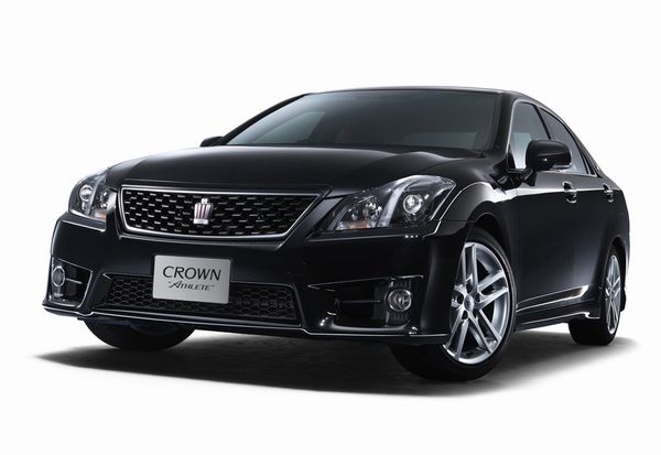 クラウン特別仕様車 アスリート“Anniversary Edition”2.5L（ブラック）（画像提供：トヨタ自動車）
