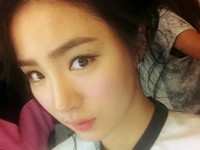 韓国女優シン・セギョンは27日、自分のme2day（韓国版ツイッター）で「本当に本当に寒くなりましたね。風邪を引かないように気をつけてくださいね！今日は『根深い木』の放送日」というコメントと共に写真を投稿した。写真＝シン・セギョンのme2day