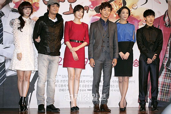 ドラマ『私も、花』制作発表会(1)