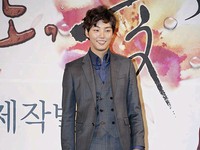 ドラマ『私も、花』制作発表会:ユン・シユン(2) ドラマ『私も、花』制作発表会:ユン・シユン(2)