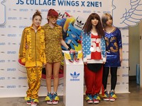 アディダス・オリジナルス(adidas Originals)が、クリスマスを前にジェレミー・スコットがデザインした2足のスニーカーを披露した。