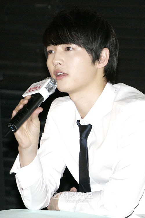 映画「ちりも積もればロマンス」のマスコミ試写会に出席するソン・ジュンギ(3)