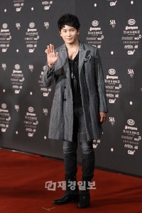 3日の午後、国内最大のトレンド授賞式“2011スタイルアイコンアワード”がソウル上岩洞のCJ E&Mセンターで開かれた。写真はチソン。