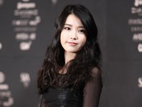 トレンド授賞式「2011スタイルアイコンアワード」に出席するIU(3) トレンド授賞式「2011スタイルアイコンアワード」に出席するIU(3)