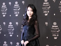 トレンド授賞式「2011スタイルアイコンアワード」に出席するIU(4) トレンド授賞式「2011スタイルアイコンアワード」に出席するIU(4)