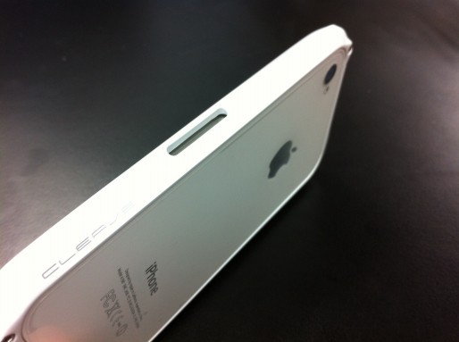 iPhone4Sを購入すると同時に、もっとも合いそうなアルミケースを探しているときに出会った商品。細部まで美しく、高級感と強度、どちらも高いレベルを持ったケースをご紹介。 iPhone4Sを購入すると同時に、もっとも合いそうなアルミケースを探しているときに出会った商品。細部まで美しく、高級感と強度、どちらも高いレベルを持ったケースをご紹介。