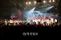 アジアのミュージシャンで初めて、ポップの本場ニューヨークのマディソン・スクエア・ガーデンで行われた公演「SMTOWN LIVE WORLD TOUR in New York」が映画化される。 アジアのミュージシャンで初めて、ポップの本場ニューヨークのマディソン・スクエア・ガーデンで行われた公演「SMTOWN LIVE WORLD TOUR in New York」が映画化される。