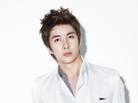 韓国人気男性グループ「SS501」（ダブルエスゴーマルイチ）の末っ子（マンネ）、キム・ヒョンジュンが2012年韓国KBS Nの期待作『自己発光の彼女！』のヒーローにキャスティングされた。