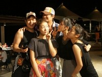 女優ホン・スヒョンが7日、自身のブログに「グアム」というタイトルと共に写真を投稿した。写真には、10月に放送されたドラマで最高の視聴率を記録し、視聴者の涙を誘ったKBS 2TV水木ドラマ「姫の男」の出演陣とスタッフらが慰労休暇を楽しむ姿が写っている。写真＝ホン・スヒョンのホームページ