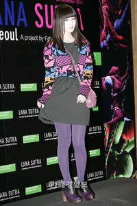 韓国女優ナム・ギュリが9日午後、ソウル駅三洞(ヨクサムドン)F&F社屋で行われた『BENETTON LANASUTRAIN In SEOUL』のオープニング・パーティに出席した。 韓国女優ナム・ギュリが9日午後、ソウル駅三洞(ヨクサムドン)F&F社屋で行われた『BENETTON LANASUTRAIN In SEOUL』のオープニング・パーティに出席した。