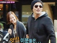 韓国人気俳優クォン・サンウ＆女優ソン・テヨン夫妻の普段の姿が俳優オ・ジホのインタビュー中に偶然キャッチされて話題となった。写真=SBS 真夜中のTV芸能キャプチャー