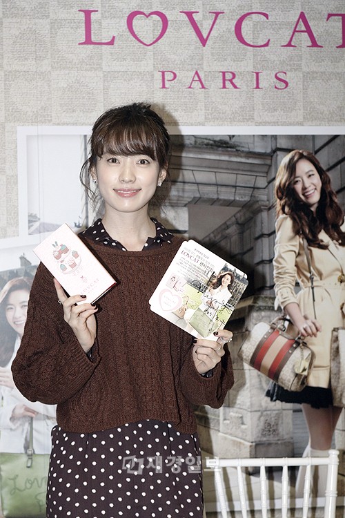 眩しい美肌のハン・ヒョジュ、サイン会でペペロをプレゼント(8)