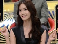 少女時代のユナが韓国SBS『強心臓』に出演し“破れユナ”事件の真相を告白した。写真=韓国SBS『強心臓』のキャプチャー