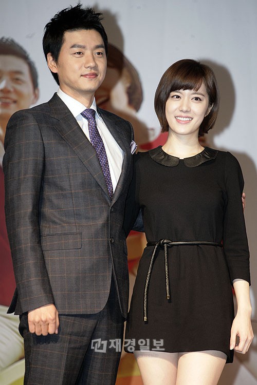 ドラマ「今日のように」制作発表会に出席するキム・スンスとヤン・ジンソン(1)