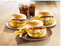 マクドナルドの冬を代表する期間限定商品「グラコロ」3商品(画像提供:日本マクドナルド) マクドナルドの冬を代表する期間限定商品「グラコロ」3商品(画像提供:日本マクドナルド)