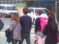 SUPER JUNIORイトゥクとカン・ソラの制服デート様子がキャッチされ、注目を浴びたデート現場が、MBC『私たち結婚しました」』でいよいよ公開される。写真＝オンラインコミュニティ