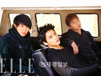 ファッションマガジン『ELLE（エル）』は18日、12月号に掲載される予定の男性アイドルグループ「JYJ」(キム・ジェジュン、パク・ユチョン、キム・ジュンス)のグラビア撮影現場での写真を公開した。
