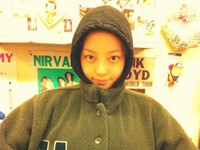 韓国ガールズグループ「KARA」（カラ）のク・ハラが、“ハラジャンパー”を公開した。写真＝ク・ハラのツイッター