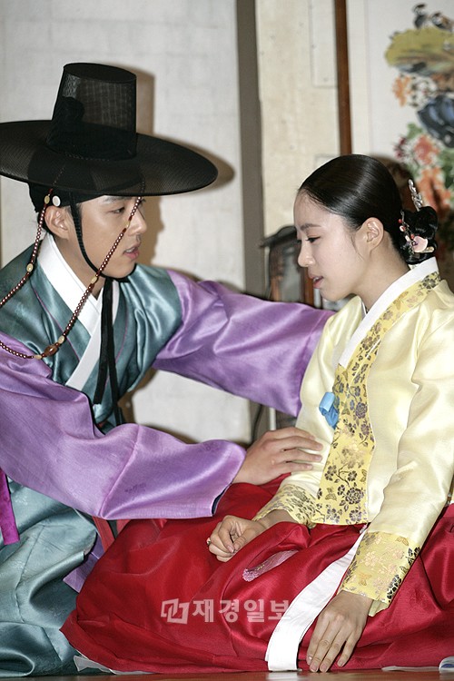 ドラマ『仁粹大妃』の撮影現場：ハム・ウンジョンとペク・ソンヒョン（1）