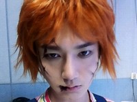 21日、SUPER JUNIOR（スーパージュニア）のイェソンは自身のツイッターに「SUPER SHOW 4、無事に終わりました。これからが始まりだよ！全世界のエルフたち、そろそろ緊張してて！チャッキー・イェソンの夢を見ながらみんなグッナイ！」というコメントとともに写真を掲載した。写真=イェソンのツイッター