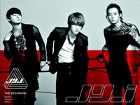 JYJが洪水被害を受けたタイに2億ウォンを寄付したことが分かった。