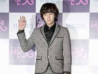 俳優チャン・グンソクが在学中の漢陽大学に12億ウォンを寄付し、話題を集めている。