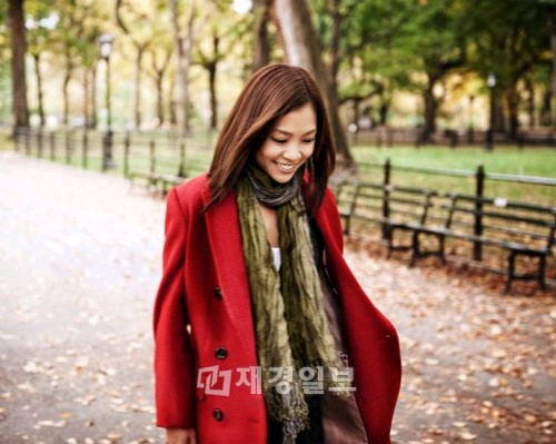 優れた歌唱力を誇る歌手Lena Park（リナ・パーク　韓国名：パク・ジョンヒョン)が最近バリで歌手になることを提案されたことがあると告白した。
