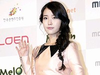 24日、『メロンミュージックアワード』で愛らしい姿を披露したIU。彼女のドレスが、少し時間が経った今、再び話題となっている。
