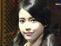 韓国の人気歌手IU（アイユー）が、ステージで驚きのパフォーマンスを披露した。写真=韓国SBS放送キャプチャー