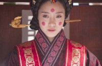 12月3日からスタートしたJTBC開局特別企画ドラマ『仁粹大妃』で、若き日の仁粹大妃と桃源君の結婚式のシーンが描かれた。写真=JTBC/メガホン 12月3日からスタートしたJTBC開局特別企画ドラマ『仁粹大妃』で、若き日の仁粹大妃と桃源君の結婚式のシーンが描かれた。写真=JTBC/メガホン