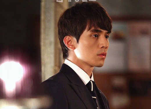 キム・ソナとイ・ドンウクが、ドラマ『女の香り』の海外プロモーションのため、3泊4日の日程でシンガポールとマレーシアを訪ねる。