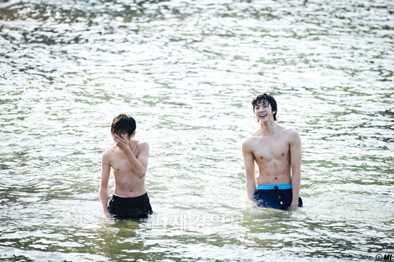 アイドルグループ「MBLAQ」（エムブラック）のチョンドゥン（本名パク・サンヒョン）が、JTBC開局特集月・火ミニシリーズ「パダムパダム…彼と彼女の心臓の音」（脚本ノ・ヒギョン、演出キム・ギュテ、制作MI、MWM）で演技者としてデビューする。