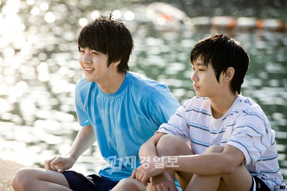 アイドルグループ「MBLAQ」（エムブラック）のチョンドゥン（本名パク・サンヒョン）が、JTBC開局特集月・火ミニシリーズ「パダムパダム…彼と彼女の心臓の音」（脚本ノ・ヒギョン、演出キム・ギュテ、制作MI、MWM）で演技者としてデビューする。