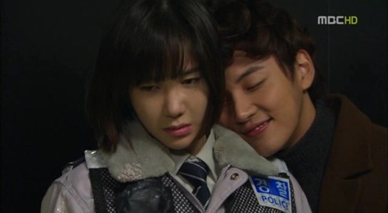 韓国MBCのドラマ『私も花』にジェヒ役として出演中のユン・シユンの演技が視聴者のあいだで好評だ。写真＝MBC放送のキャプチャ