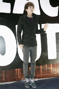 ドイツのデザイナー、ポール・スノーデン(Paul Snowden)とプラックジーンズ(PLAC jeans)のコラボレーションVIPパーティーが9日、ソウルで開かれた。