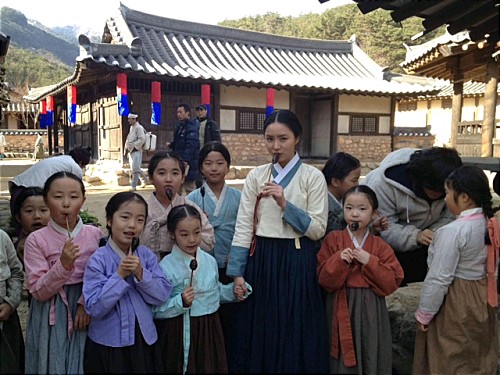 シン・セギョンは9日、自身のme2dayに「ドラマ『根深い木』、今はすべての大切な思い出になっています」というコメントと共に一枚の写真を投稿した。写真=シン・セギョンのme2day
