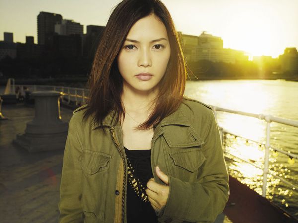 レコチョクの「クリスマスを一緒に過ごしたいアーティストランキング」女性1位はYUI（画像：レコチョク）
