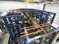 HondaJet量産型2号機による構造試験の様子(写真:ホンダ エアクラフト カンパニー) HondaJet量産型2号機による構造試験の様子(写真:ホンダ エアクラフト カンパニー)