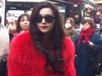 最近、韓国のオンラインコミュニティに「ファン・ビンビン！ソウル明洞にビックリ登場」というコメントと共に写真が投稿された。写真=オンラインコミュニティー
