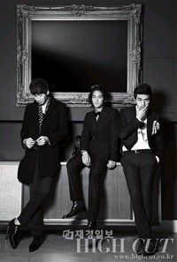 キム・ソナ、ソン・ユリ、パク・ミニョン、イ・ドンウク、キム・ボムらトップスターのクリスマスグラビアが公開された。写真=HIGH CUT
