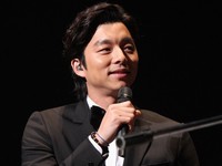 コン・ユ、日本武道館でデビュー10周年記念ファンミーティング（3）