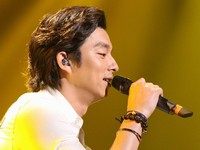 コン・ユ、日本武道館でデビュー10周年記念ファンミーティング（4）