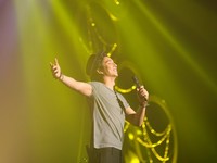 コン・ユ、日本武道館でデビュー10周年記念ファンミーティング（15）