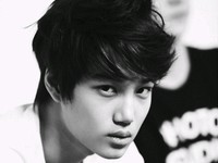 東方神起、少女時代ら人気アーティストが所属する韓国の大手芸能事務所SMエンターテインメント（以下SM）が、2012年にデビューする男性アイドルグループ2組の名前とメンバー1人の写真を公開し、多くの関心を集めている。