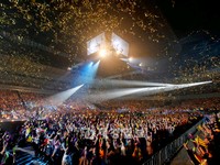 韓国の人気ロックバンドFTISLAND(FTアイランド)が、横浜アリーナで12月23、24日の2日間『FTISLAND X'mas Live 2011 ~Winter's Night~』を行い、3万人の観客を動員した。 韓国の人気ロックバンドFTISLAND(FTアイランド)が、横浜アリーナで12月23、24日の2日間『FTISLAND X'mas Live 2011 ~Winter's Night~』を行い、3万人の観客を動員した。