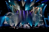 韓国の人気ロックバンドFTISLAND(FTアイランド)が、横浜アリーナで12月23、24日の2日間『FTISLAND X'mas Live 2011 ~Winter's Night~』を行い、3万人の観客を動員した。 韓国の人気ロックバンドFTISLAND(FTアイランド)が、横浜アリーナで12月23、24日の2日間『FTISLAND X'mas Live 2011 ~Winter's Night~』を行い、3万人の観客を動員した。