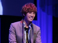 現在台湾でのドラマ撮影と海外公演などで忙しい毎日を送っているSS501（ダブルエスゴーマルイチ）のパク・ジョンミンが、日本でクリスマスコンサートおよび日本のモバイルドラマ劇場封切り舞台挨拶を行うため、20日、日本へ渡った。写真= CNR